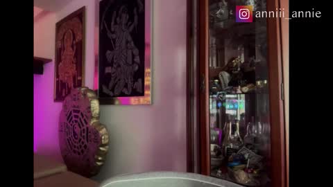 JEANNE no olvides seguirme dont forget follow me  uu online show from November 21, 2025, 8:51 pm