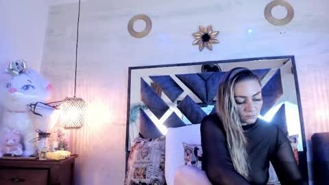 annie_vega17 online show from May 18, 2026, 11:38 am