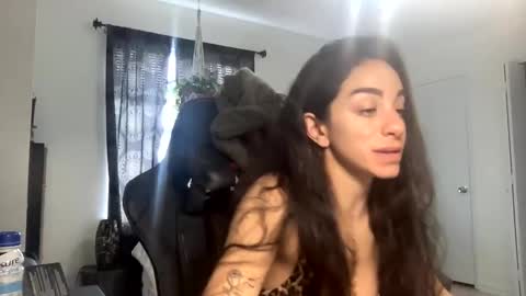 annie_xxx111 online show from December 9, 2024, 7:18 pm