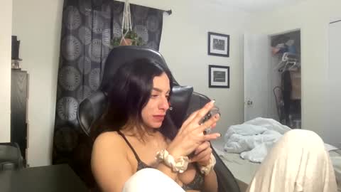 annie_xxx111 online show from January 28, 2025, 10:45 pm