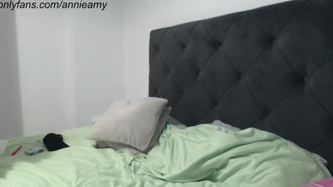 Annie online show from December 8, 2024, 4:50 pm