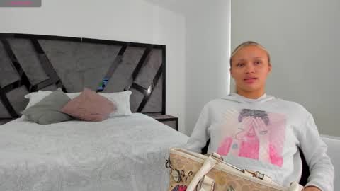 Annie and Stefan online show from January 22, 2025, 12:49 pm