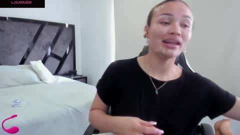 Annie and Stefan online show from November 15, 2025, 3:30 pm