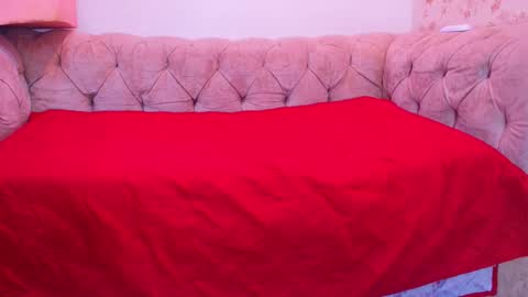 annie online show from September 12, 2025, 3:06 am