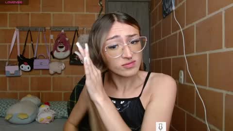 Snapshot of anniee_land chatting on December 2, 2024, 12:18 pm Annie online show from December 2, 2024, 12:18 pm