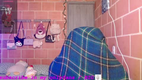 Snapshot of anniee_land chatting on December 2, 2024, 6:32 pm Annie online show from December 2, 2024, 6:32 pm