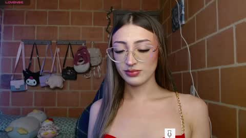 Snapshot of anniee_land chatting on December 12, 2024, 12:44 pm Annie online show from December 12, 2024, 12:44 pm