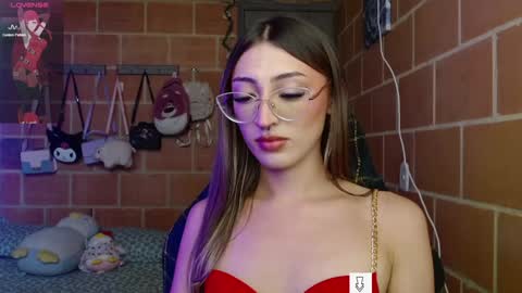 Snapshot of anniee_land chatting on December 12, 2024, 3:48 pm Annie online show from December 12, 2024, 3:48 pm