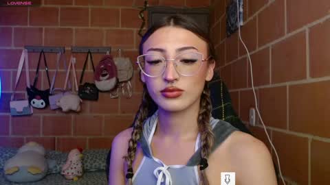 Snapshot of anniee_land chatting on December 13, 2024, 12:06 pm Annie online show from December 13, 2024, 12:06 pm