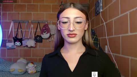 Snapshot of anniee_land chatting on December 14, 2024, 1:05 pm Annie online show from December 14, 2024, 1:05 pm