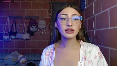 Snapshot of anniee_land chatting on December 28, 2024, 2:10 pm Annie online show from December 28, 2024, 2:10 pm