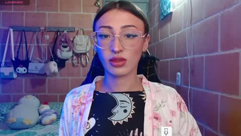 Snapshot of anniee_land chatting on December 29, 2024, 12:12 pm Annie online show from December 29, 2024, 12:12 pm