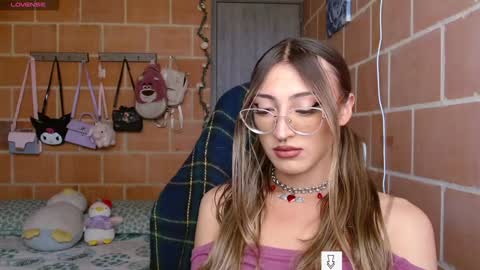 Snapshot of anniee_land chatting on January 15, 2025, 2:35 pm Annie online show from January 15, 2025, 2:35 pm