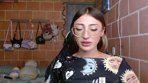 Snapshot of anniee_land chatting on January 16, 2025, 5:01 pm Annie online show from January 16, 2025, 5:01 pm