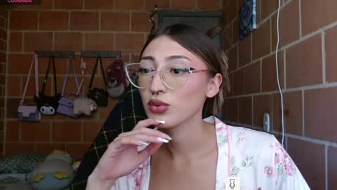 Snapshot of anniee_land chatting on January 18, 2025, 5:04 pm Annie online show from January 18, 2025, 5:04 pm