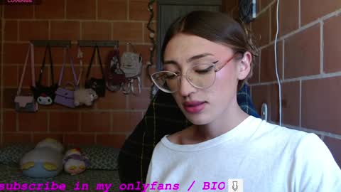 Snapshot of anniee_land chatting on January 20, 2025, 4:23 pm Annie online show from January 20, 2025, 4:23 pm