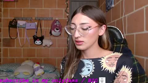 Snapshot of anniee_land chatting on January 29, 2025, 2:10 pm Annie online show from January 29, 2025, 2:10 pm