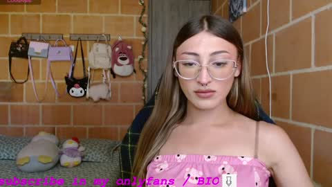 Snapshot of anniee_land chatting on January 31, 2025, 6:03 pm Annie online show from January 31, 2025, 6:03 pm