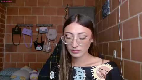 Snapshot of anniee_land chatting on February 14, 2025, 4:20 pm Annie online show from February 14, 2025, 4:20 pm