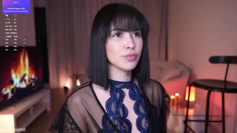 anniehillofficial_ online show from February 21, 2025, 7:43 pm