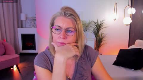 Annie online show from September 29, 2025, 5:56 am