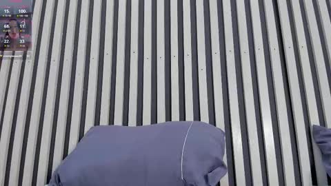 annieluv_ online show from October 31, 2025, 4:35 am