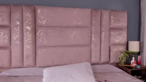 Annie online show from October 13, 2025, 11:43 am