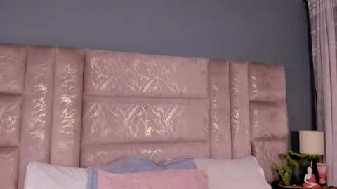 Annie online show from October 20, 2025, 11:43 am