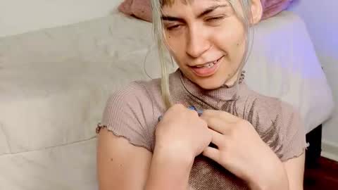 annietinky online show from September 9, 2025, 1:49 am