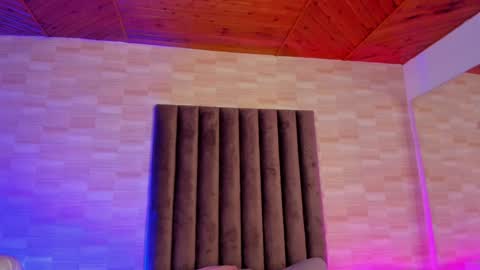 Snapshot of anniie_and_alex chatting on December 26, 2024, 4:58 pm Annie Alex online show from December 26, 2024, 4:58 pm