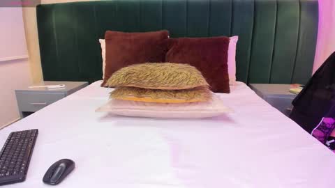 ANNIE  online show from October 31, 2025, 5:14 pm