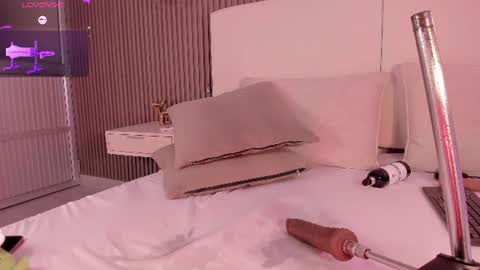 ANNIE  online show from July 1, 2026, 8:52 pm
