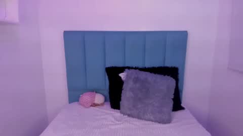 Annie Evans  online show from October 1, 2025, 3:07 pm