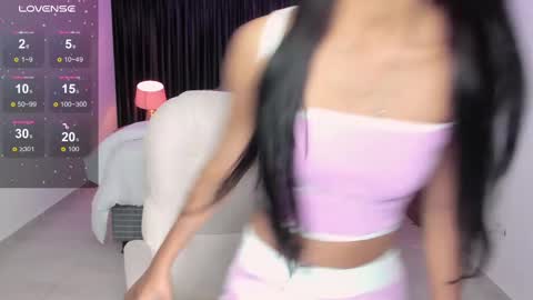 Anniiee online show from March 8, 2025, 11:05 am