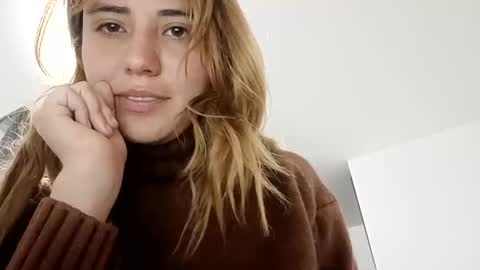 annrousse online show from September 16, 2025, 2:23 am