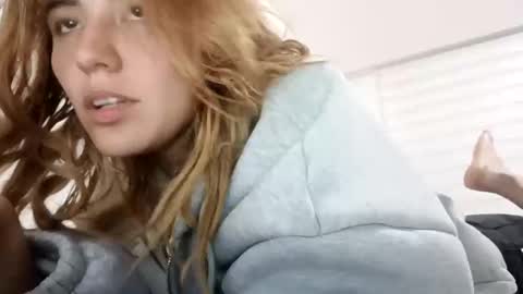 annrousse online show from September 17, 2025, 2:35 am