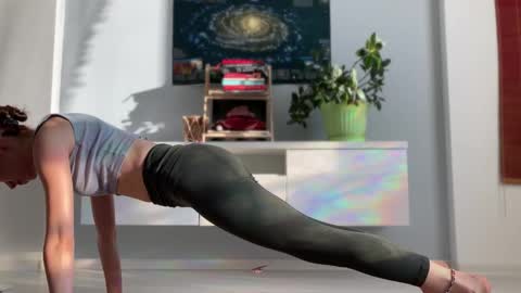 N  antics online show from September 13, 2025, 3:50 am