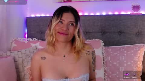 Antonella Lee online show from October 14, 2025, 5:58 pm