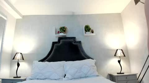 Anntonia Woods  online show from December 9, 2024, 12:51 pm