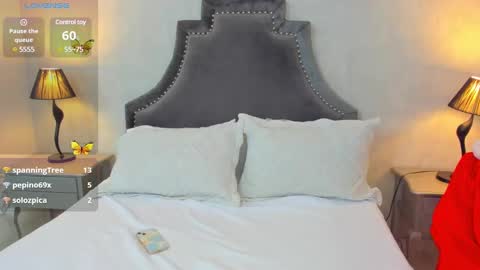 Anntonia Woods  online show from December 12, 2024, 4:21 pm