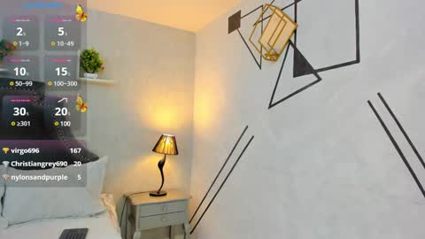 Anntonia Woods  online show from December 13, 2024, 2:27 pm