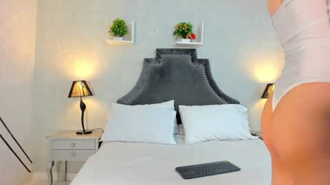 Anntonia Woods  online show from December 31, 2024, 12:57 pm