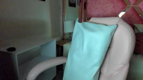 Anny bridge online show from November 6, 2025, 9:26 pm