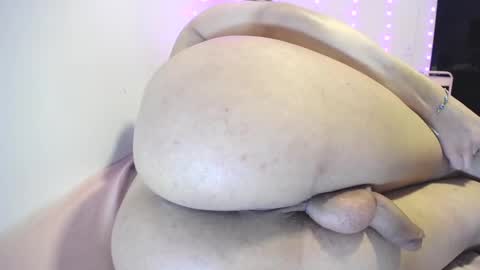 Snapshot of anny_bunny1 chatting on February 17, 2025, 11:42 pm INDEPENDENT MODEL next srteam 240624 online show from February 17, 2025, 11:42 pm