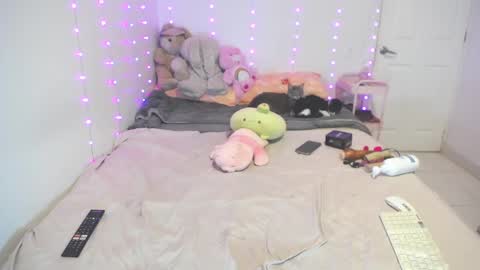  INDEPENDENT MODEL next srteam 240624 online show from January 5, 2026, 8:12 pm