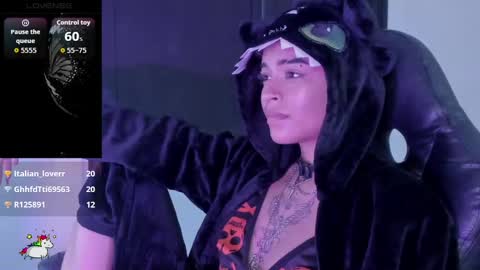 Anny online show from March 18, 2026, 9:40 pm