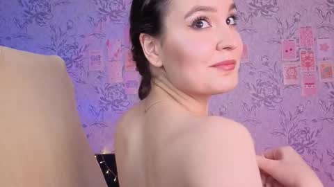 Annie online show from October 31, 2025, 9:38 pm