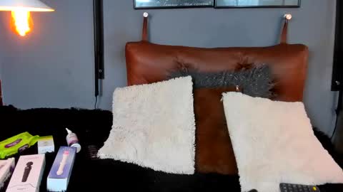 anny_stan online show from February 1, 2025, 10:13 pm