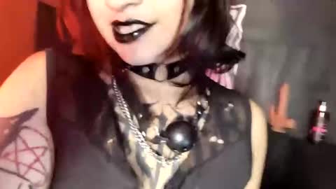 Annie online show from February 19, 2026, 10:06 pm