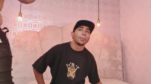 annyeli_bigtits online show from November 18, 2025, 12:53 pm